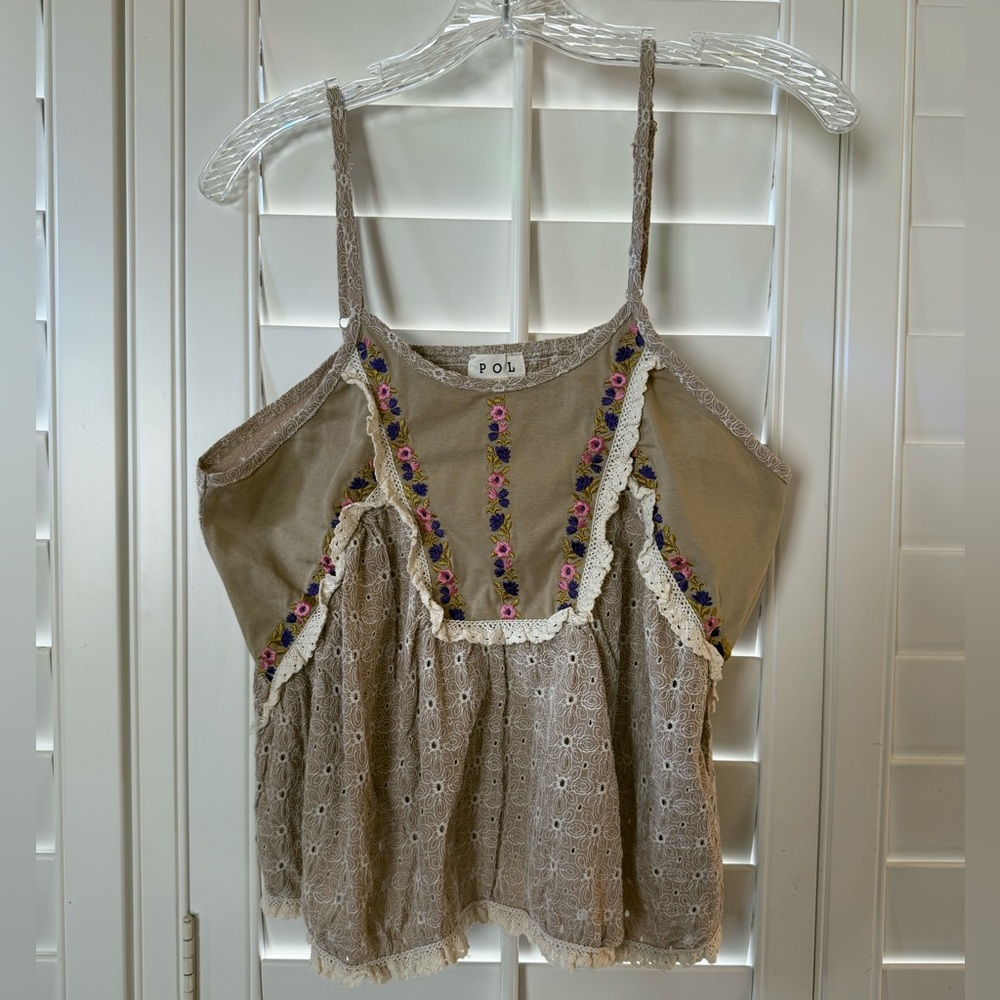 POL Floral Embroidered Camisole - Tan and Cream